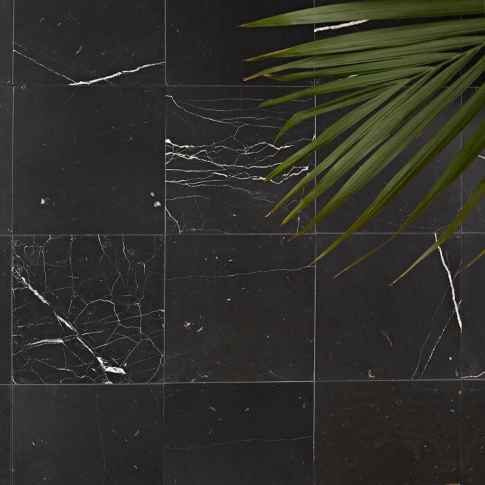 ChequersCourt Black Roomset