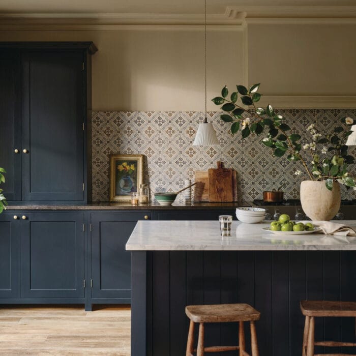 NinaCampbell Goa IndigoChocolate Roomset