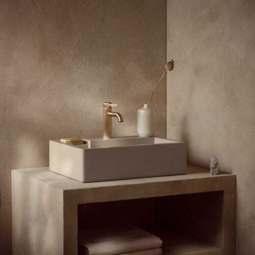 Pure SingleLeverBasinMixer Roomset Pure SingleLeverBasinMixer Roomset