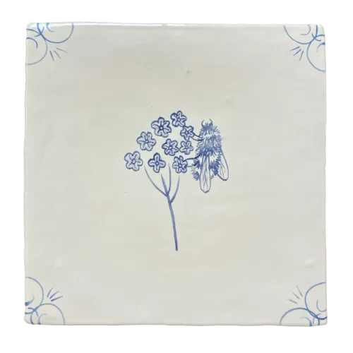 English Delft Bee English Delft Bee